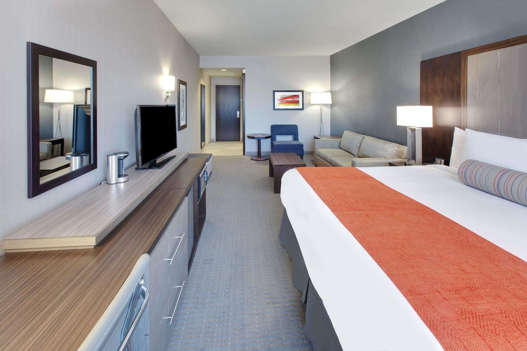 Wingate By Wyndham Hotel 3*
